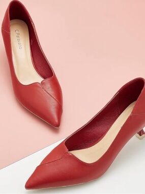 C.Paravano Women  Leather Pointed Toe Kitten Heel Pump NIB size 7 (38)